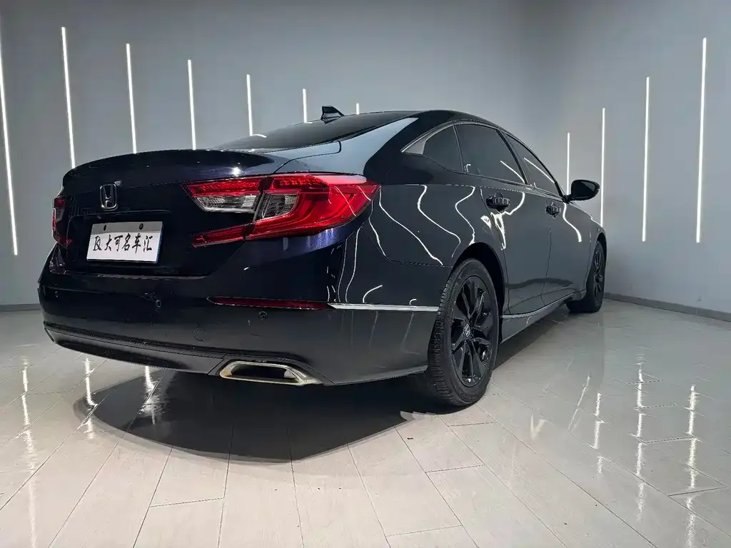 Honda Accord — фото 9