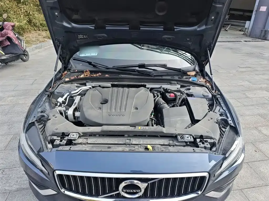 Volvo S60 — фото 10