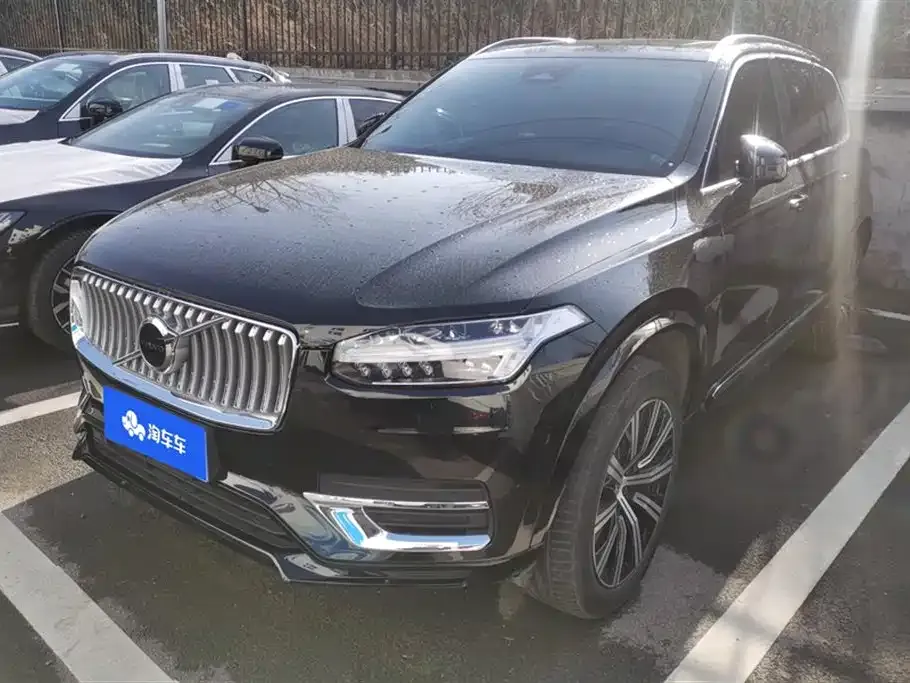 Volvo XC90 — фото 1