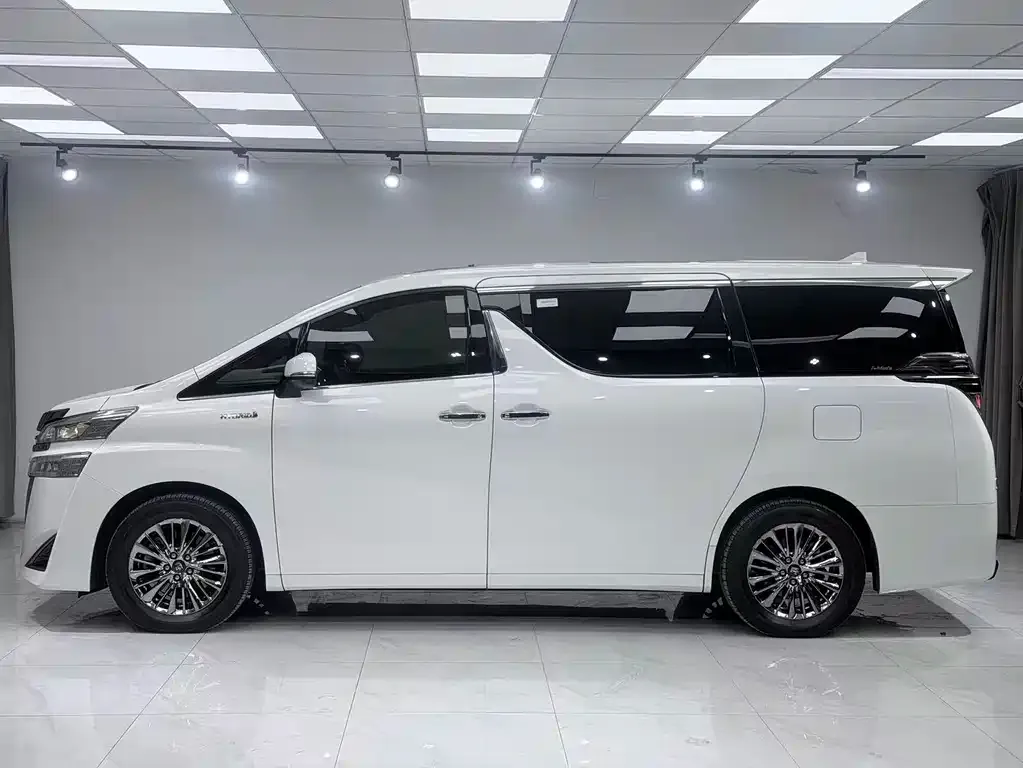 Toyota Vellfire — фото 5
