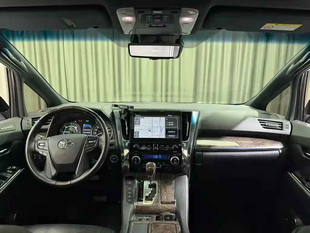 Toyota Vellfire — фото 7