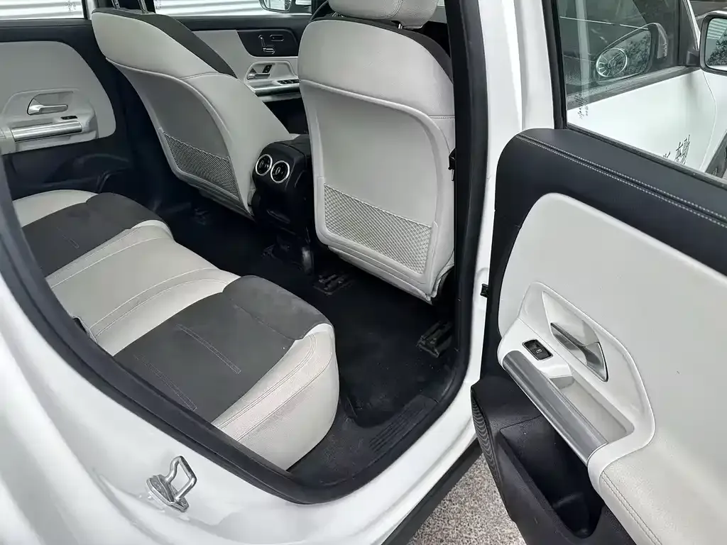 Mercedes-Benz EQA — фото 9