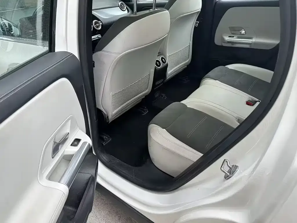Mercedes-Benz EQA — фото 2