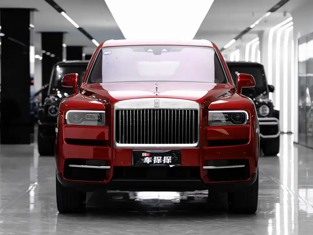 Rolls-Royce Cullinan — фото 1