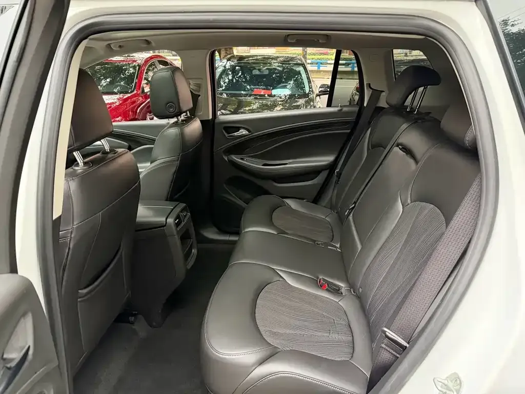 Buick Envision Plus — фото 2