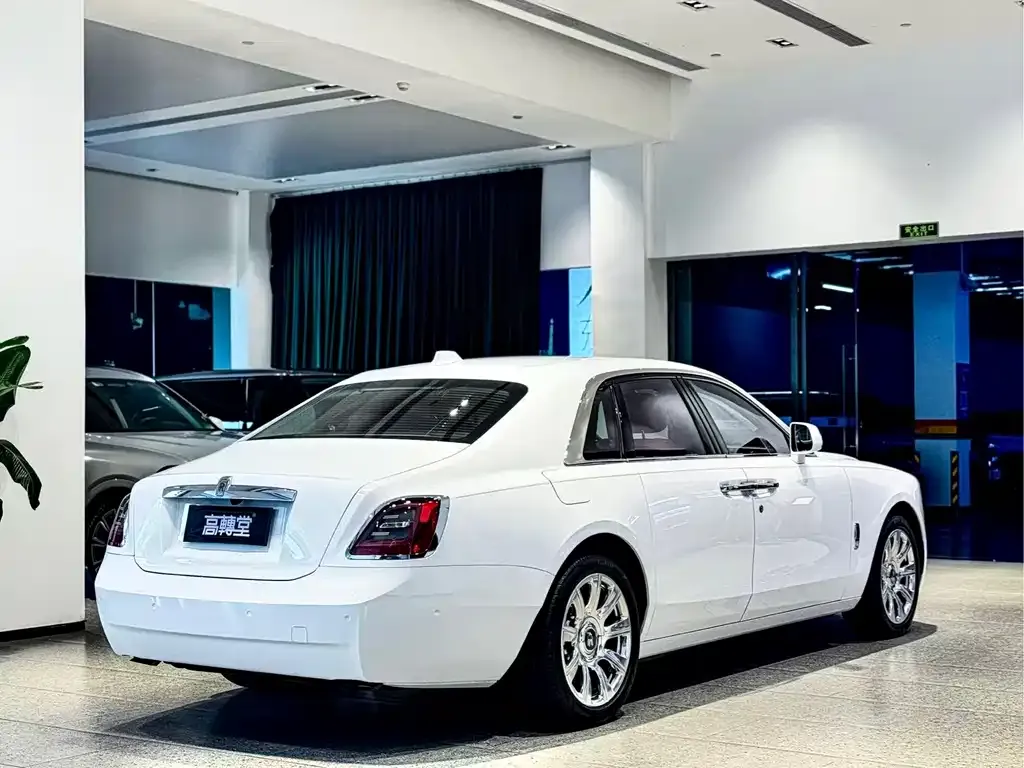 Rolls-Royce Ghost — фото 5