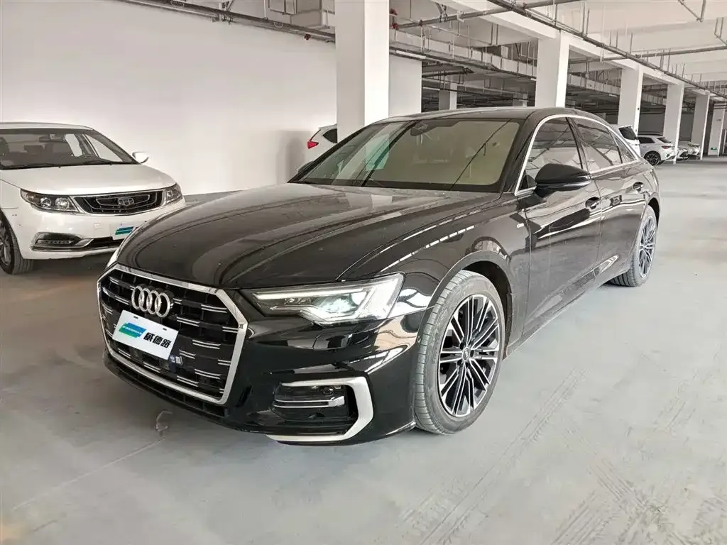 Audi A6L — фото 1