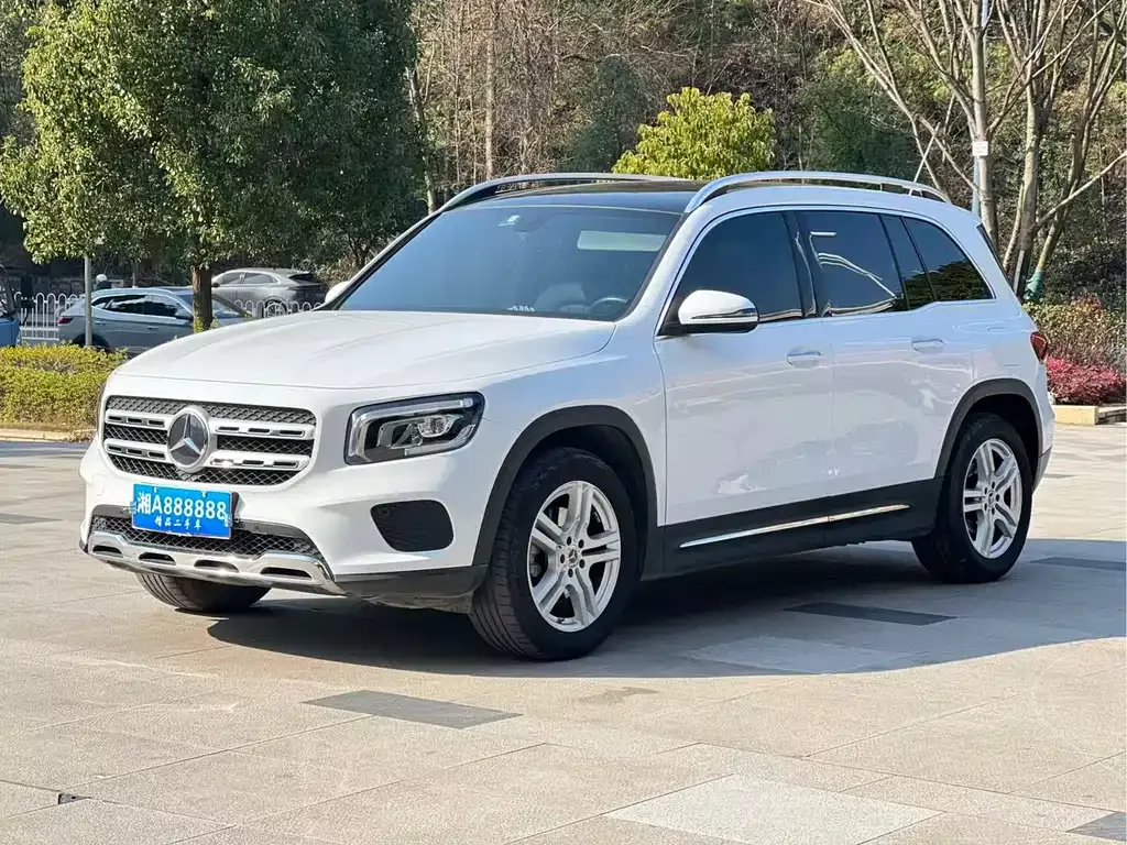 Mercedes-Benz GLB — фото 1