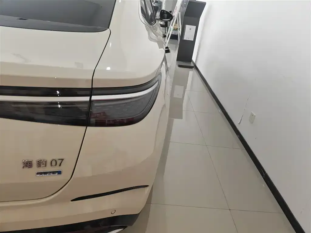 BYD Seal 07 DM-i — фото 2