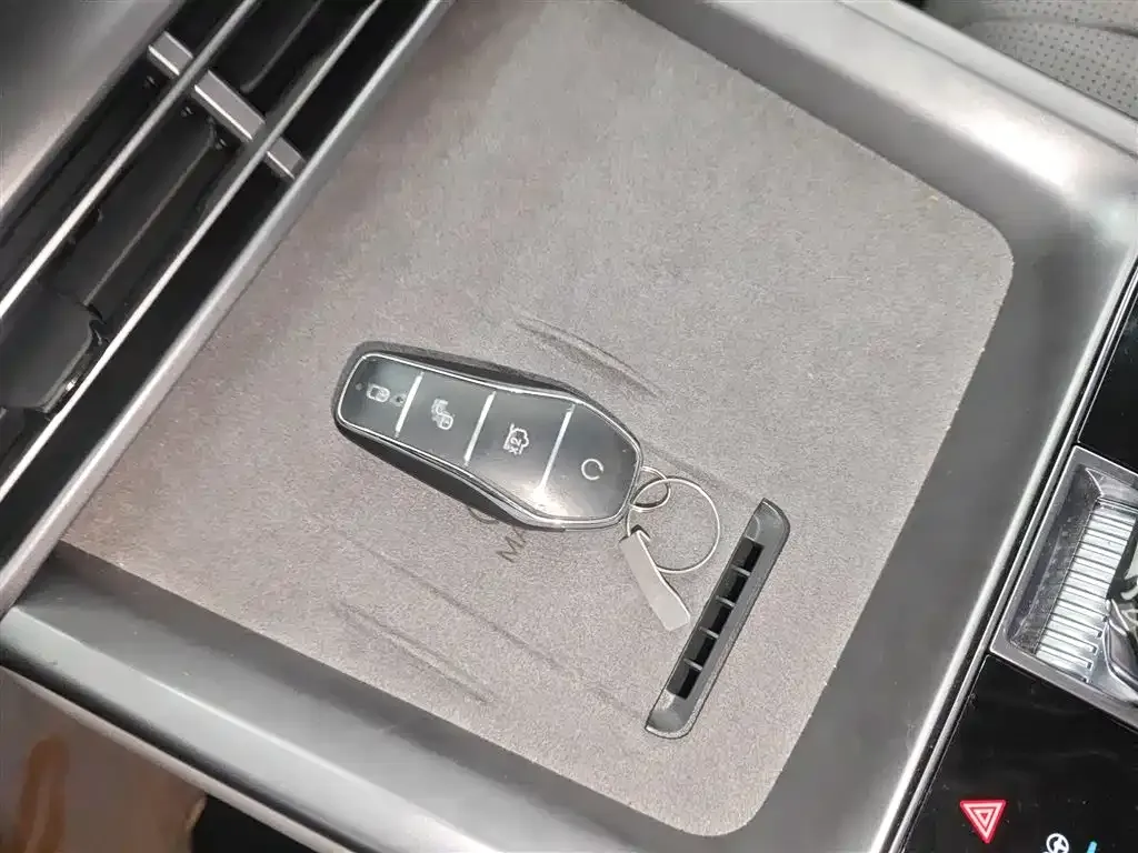 BYD Seal 07 DM-i — фото 7