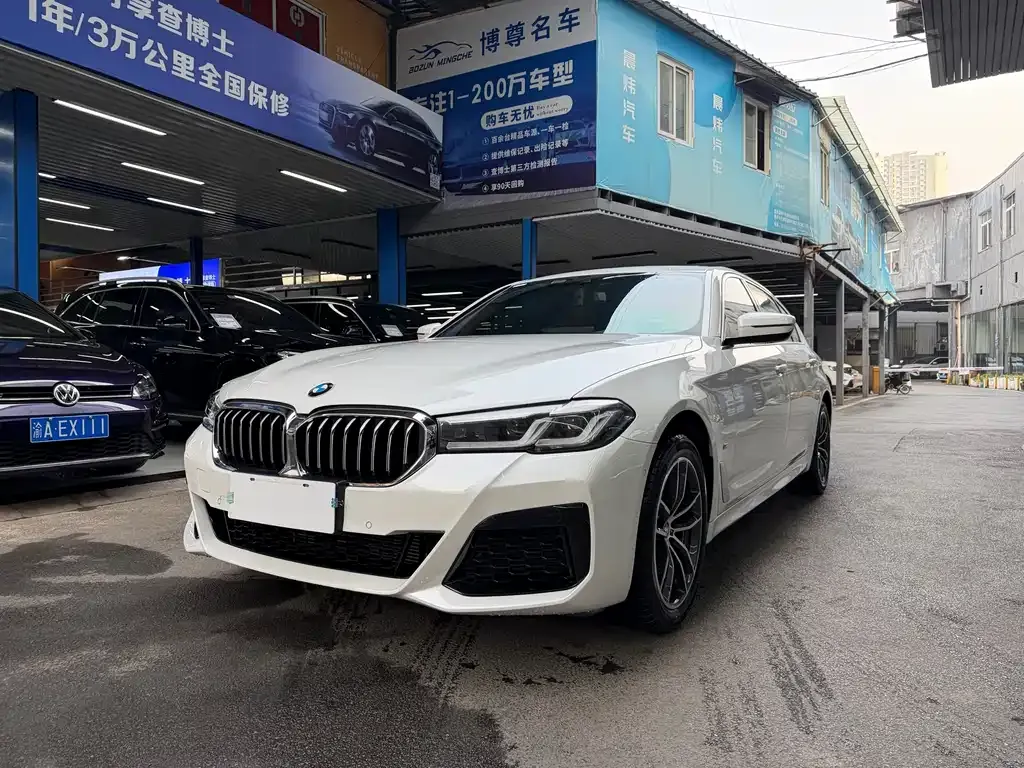 BMW 5 Series — фото 1