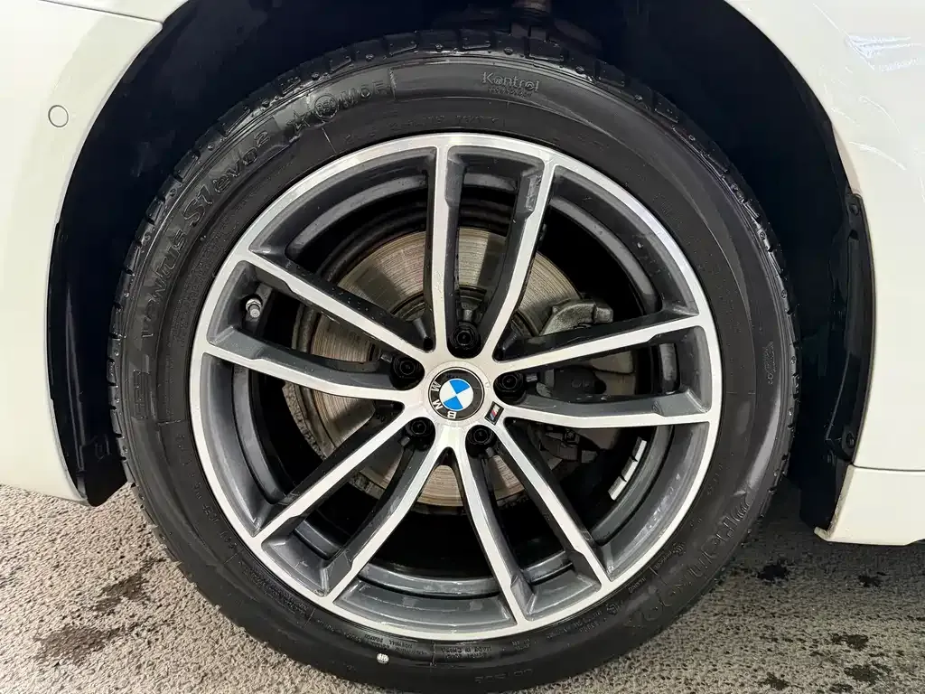 BMW 5 Series — фото 10
