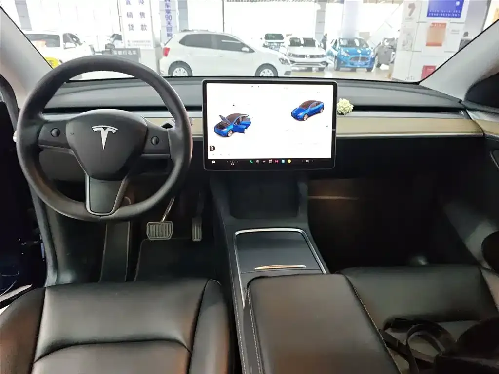 Tesla Model Y — фото 7