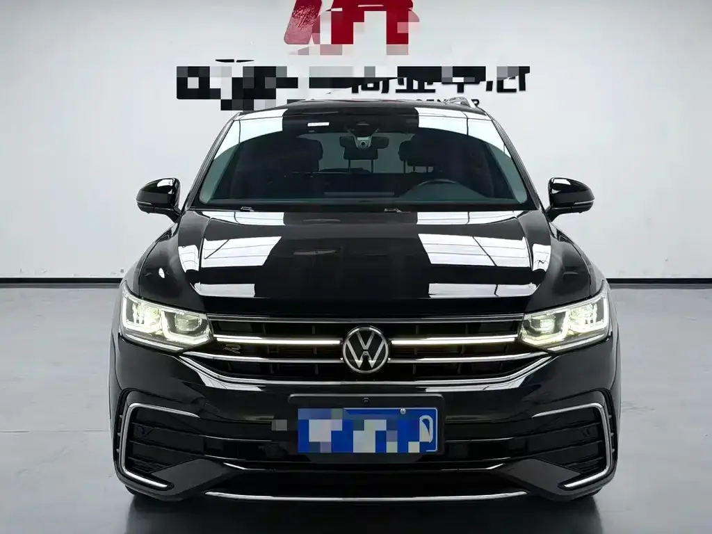 Volkswagen Tiguan L — фото 5