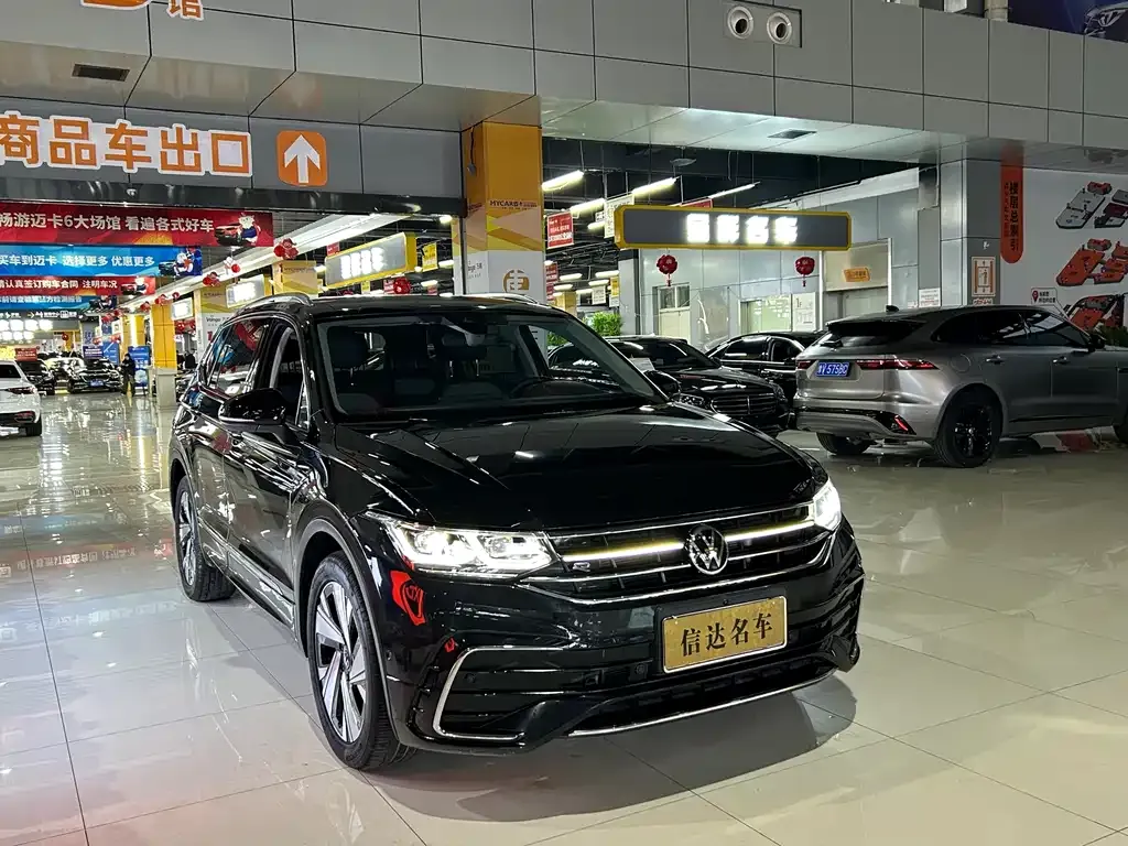 Volkswagen Tiguan L — фото 9