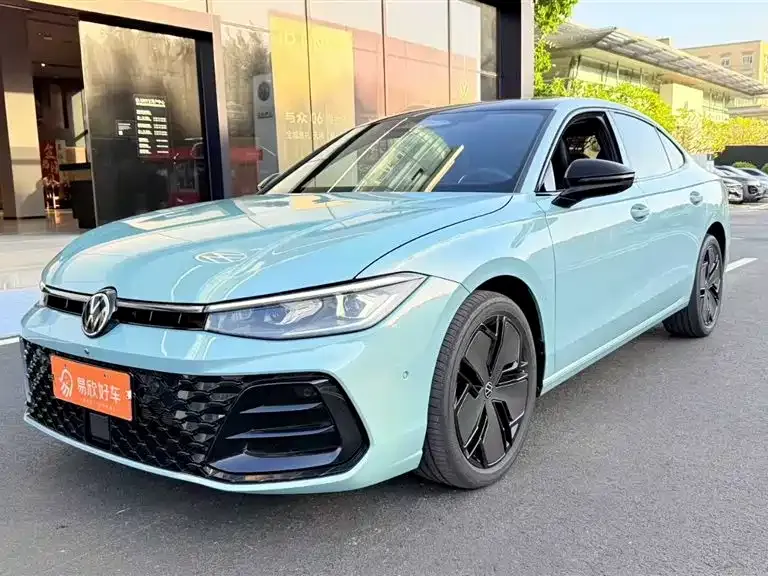 Volkswagen Passat — фото 1