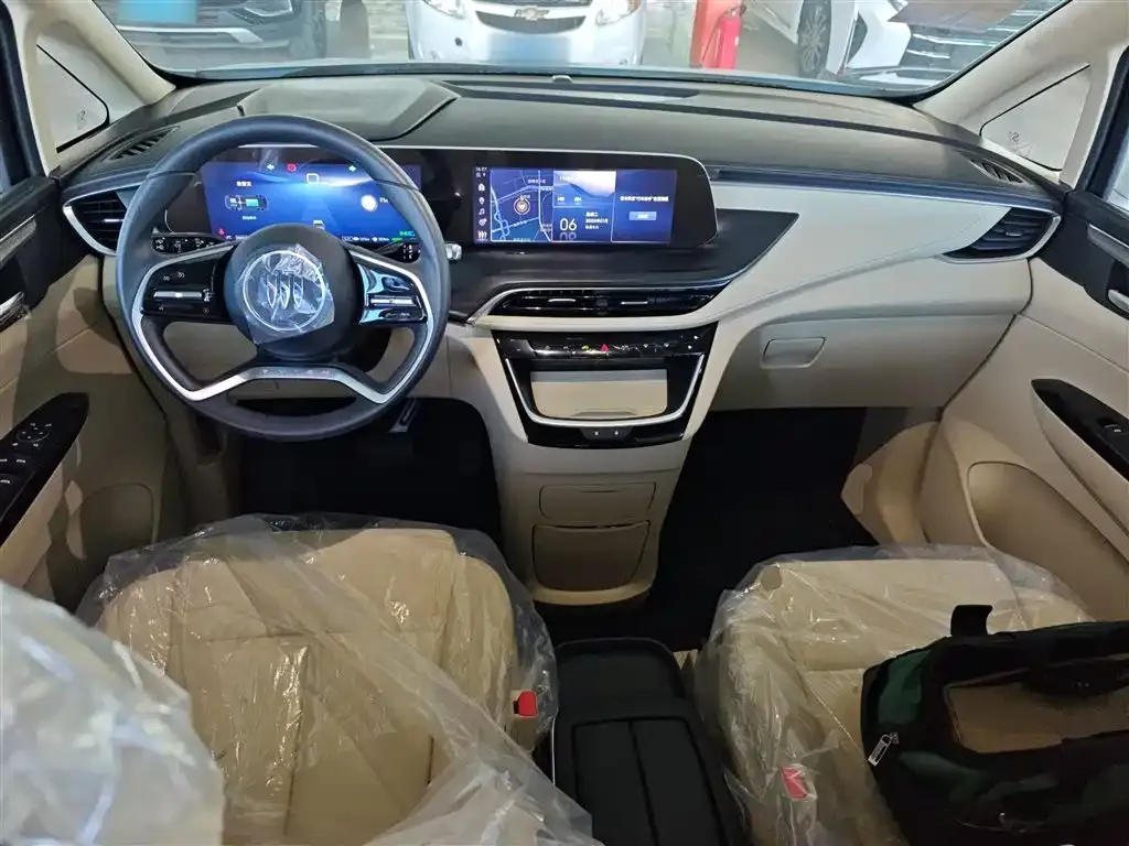 Buick GL8 Hybrid — фото 2