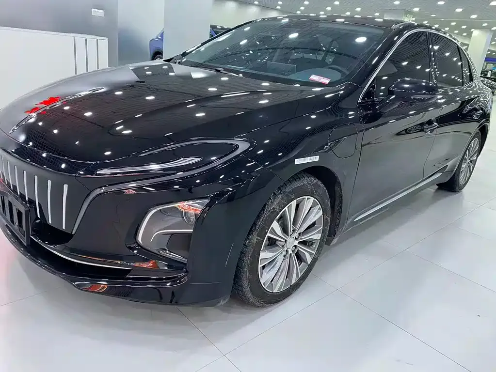Hongqi E-QM5 — фото 1