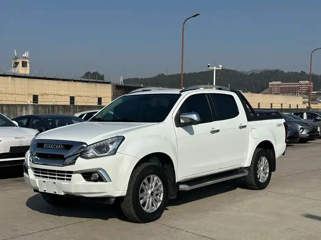Isuzu D-MAX — фото 1