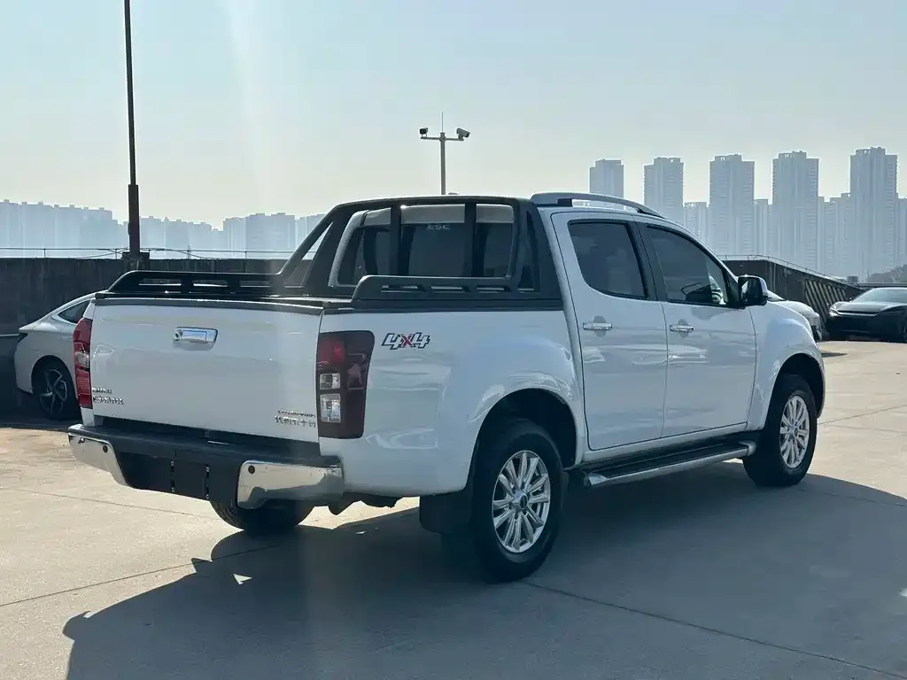 Isuzu D-MAX — фото 2