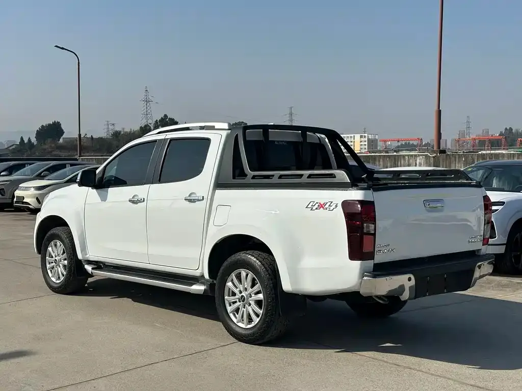 Isuzu D-MAX — фото 4