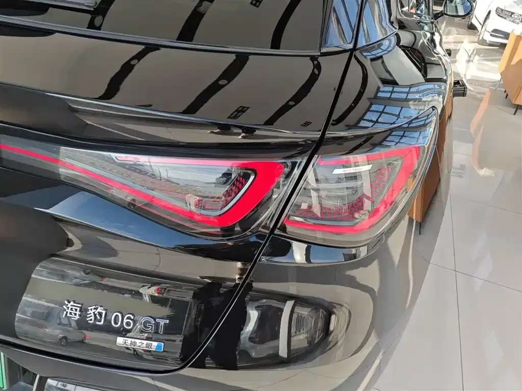 BYD Seal 06GT — фото 3