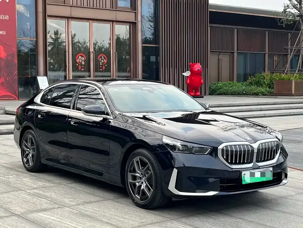 BMW i5 — фото 10