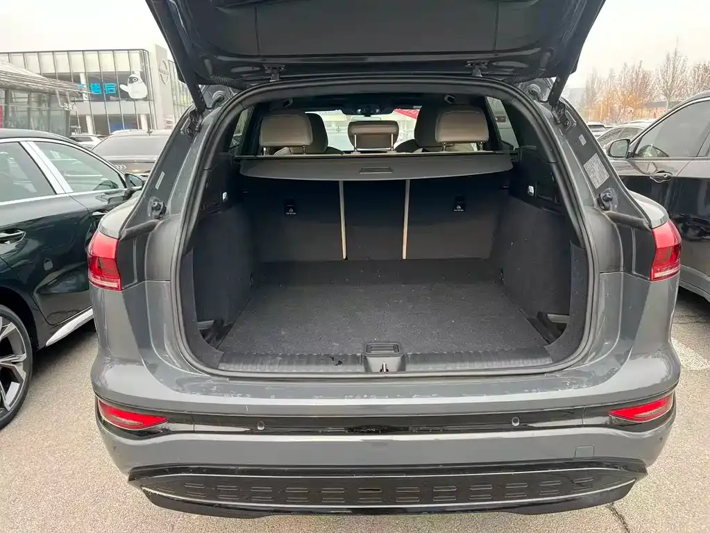 Audi Q6L e-tron — фото 3