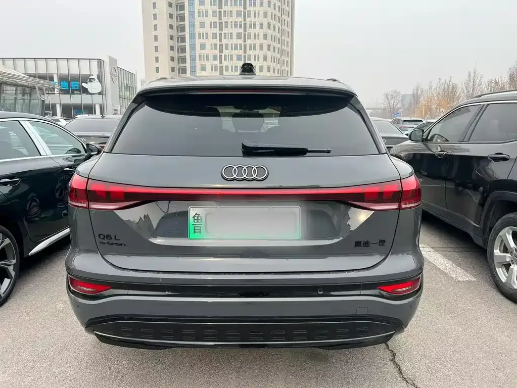 Audi Q6L e-tron — фото 6