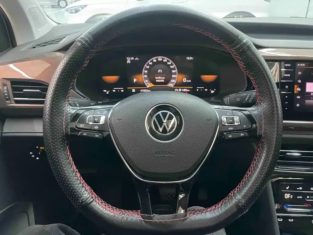 Volkswagen Tharu — фото 9