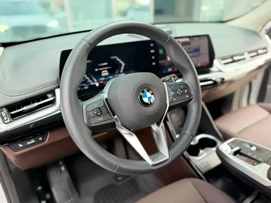 BMW X1 — фото 2