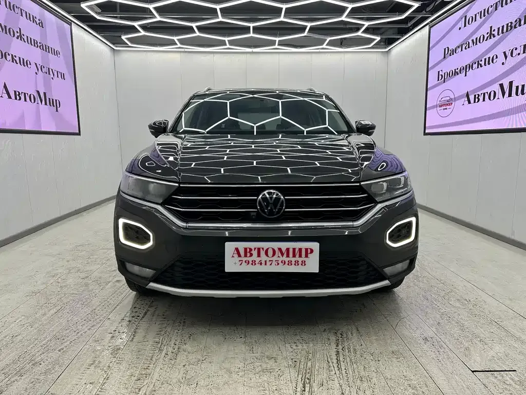 Volkswagen T-Roc — фото 10