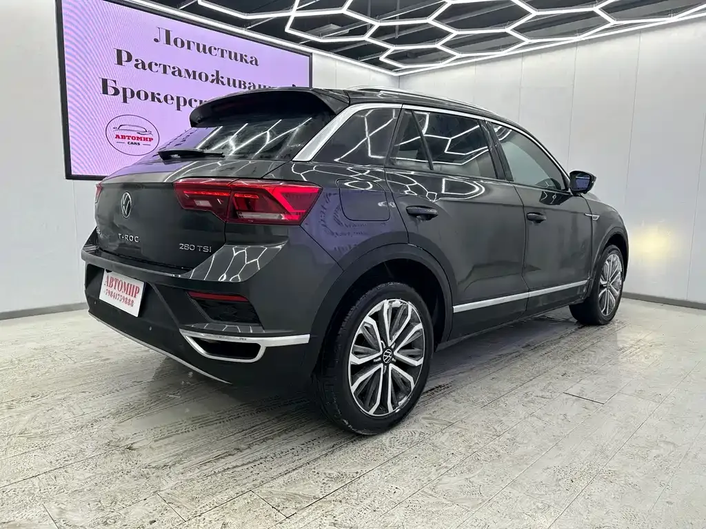 Volkswagen T-Roc — фото 7