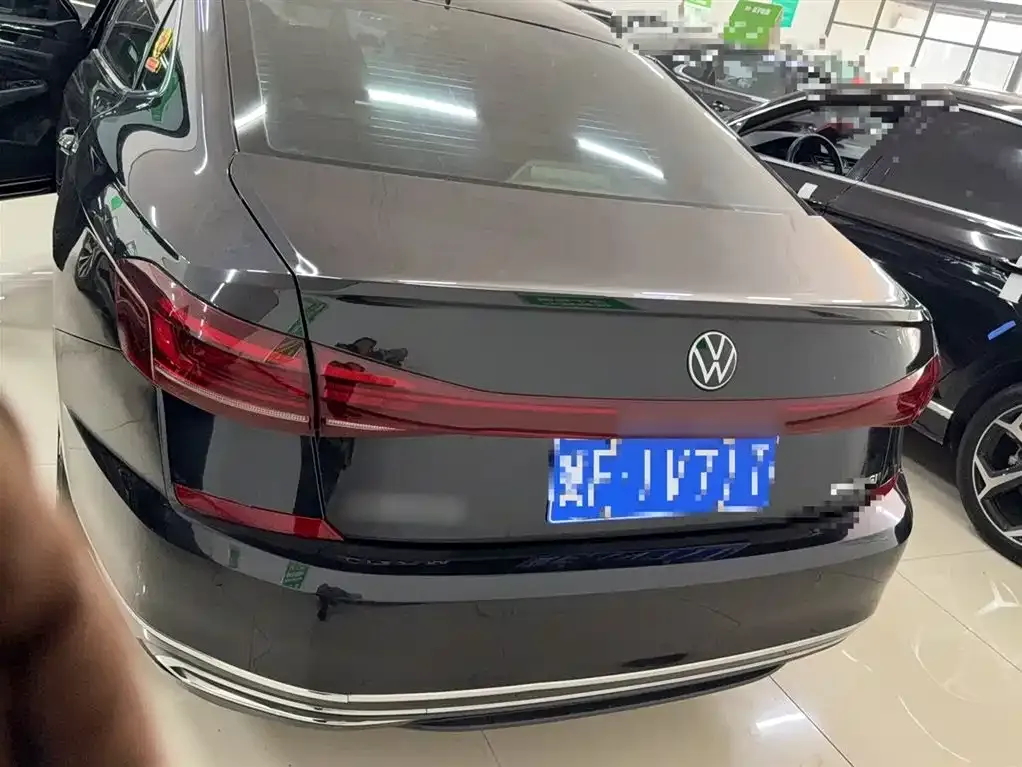 Volkswagen Passat — фото 9