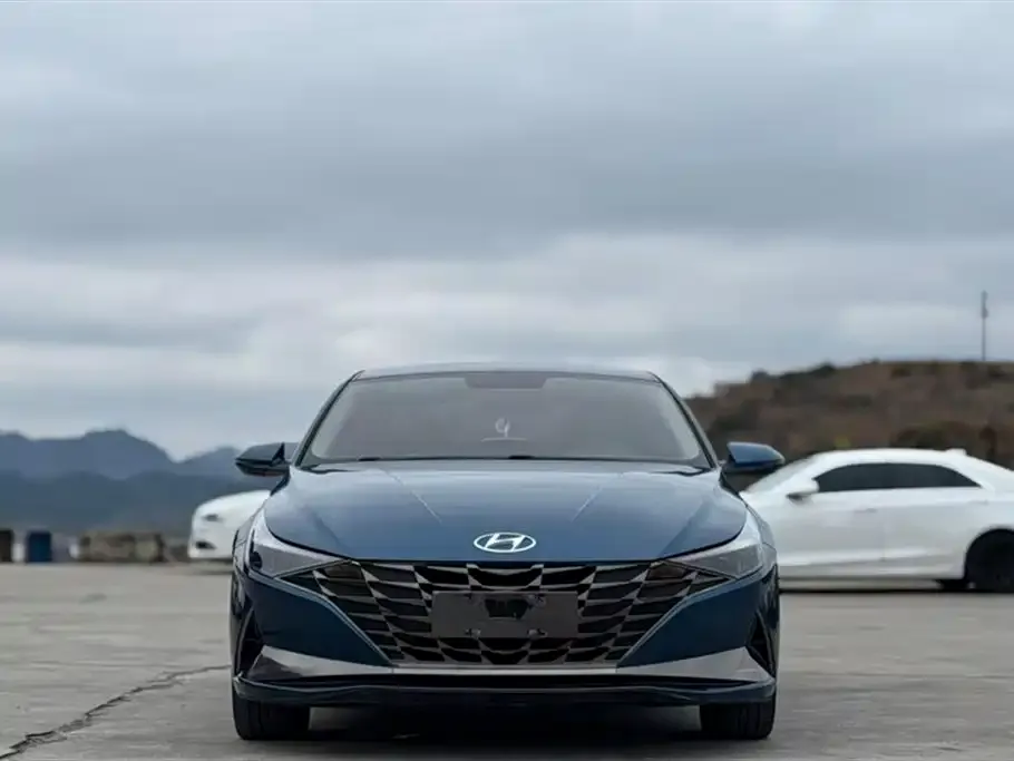 Hyundai Elantra — фото 5