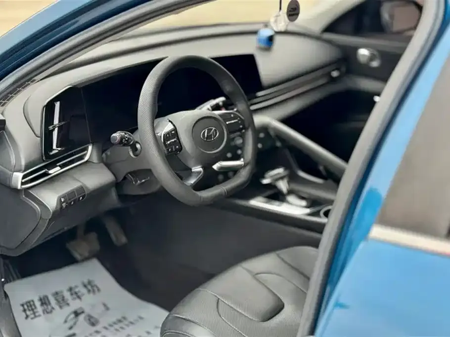 Hyundai Elantra — фото 3