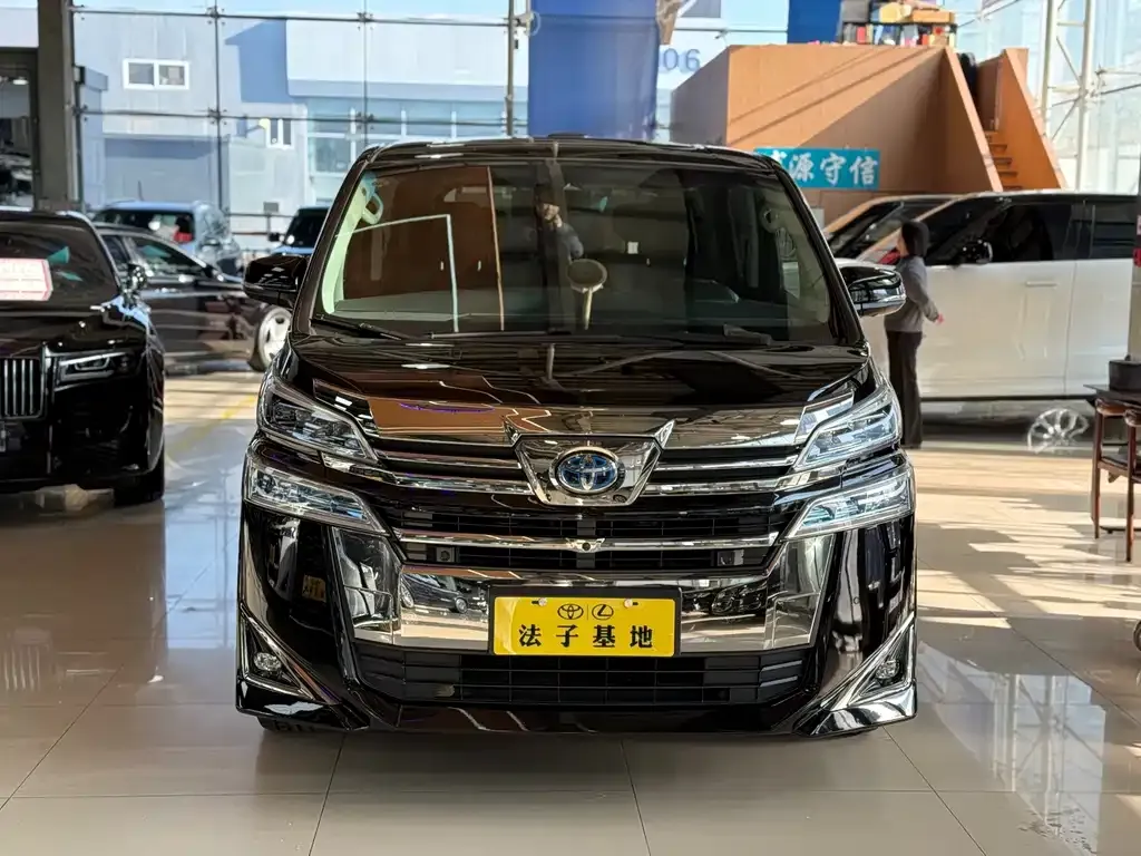 Toyota Vellfire — фото 8