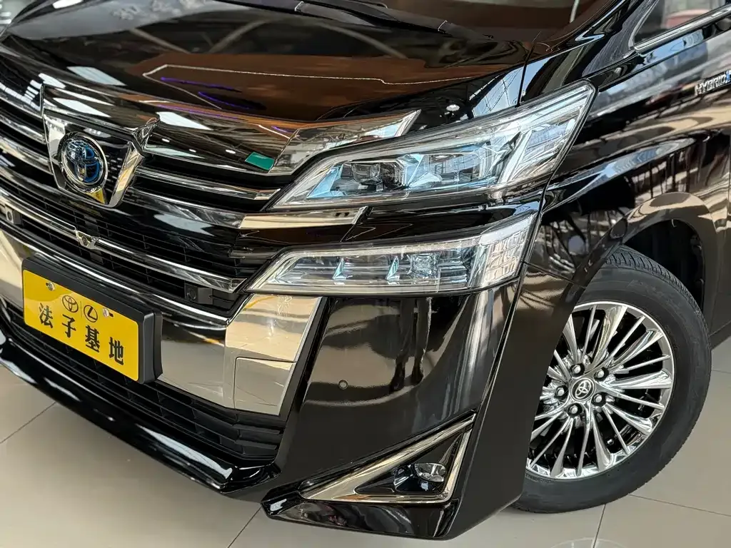 Toyota Vellfire — фото 7