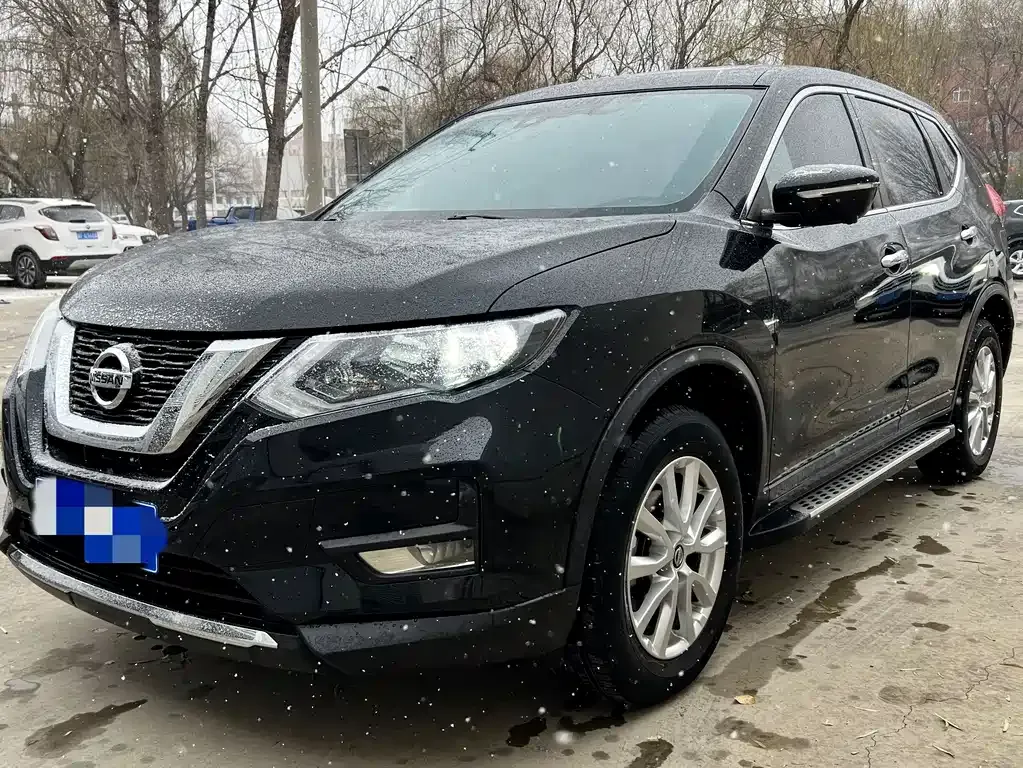 Nissan X-Trail — фото 1