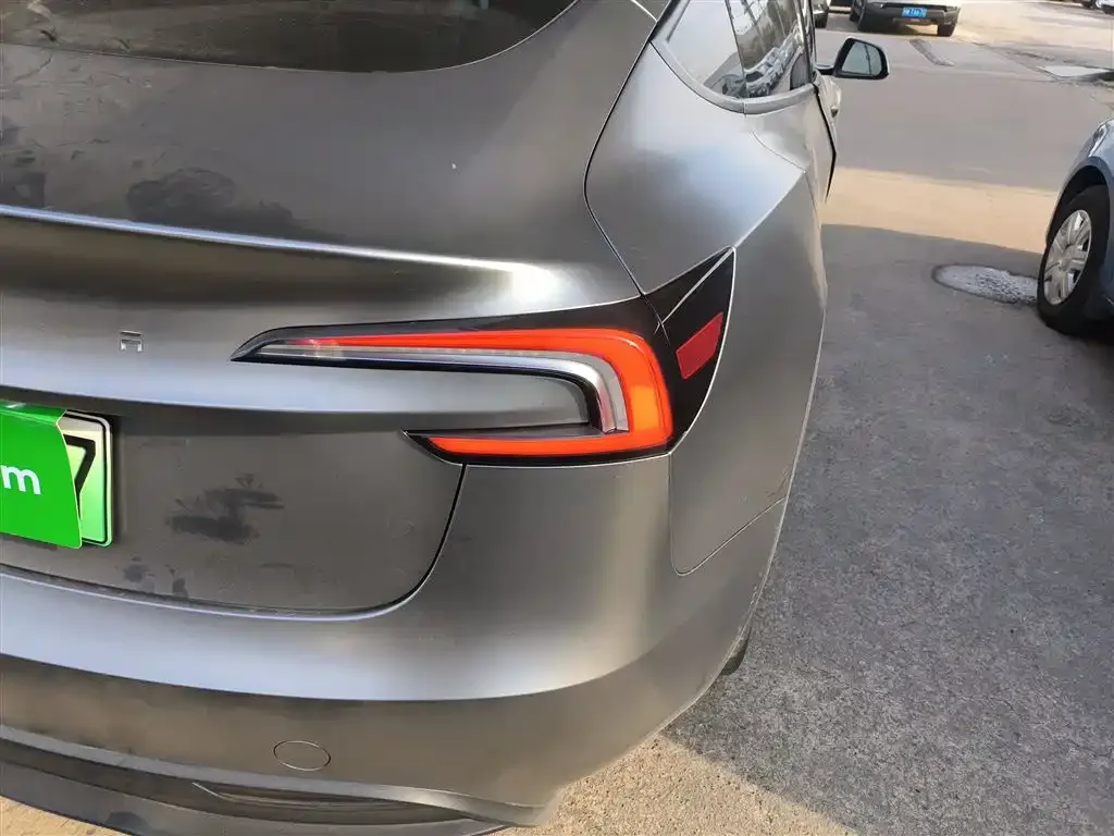 Tesla Model 3 — фото 3