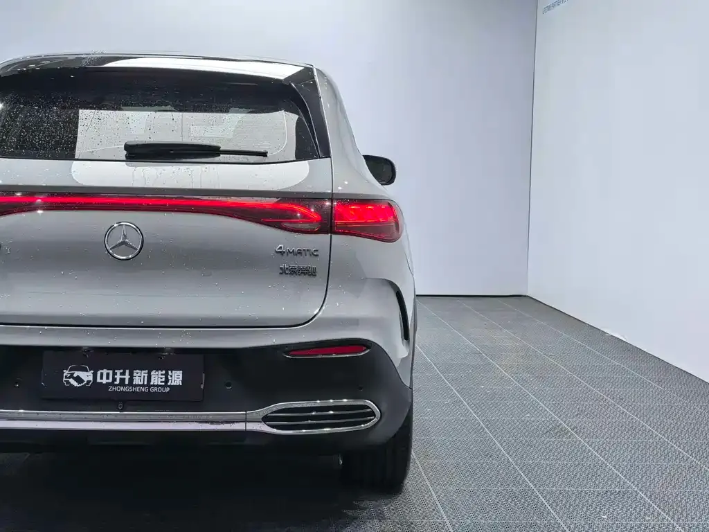 Mercedes-Benz EQE SUV — фото 9