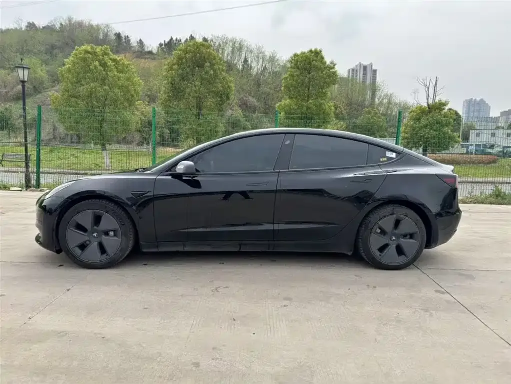 Tesla Model 3 — фото 4