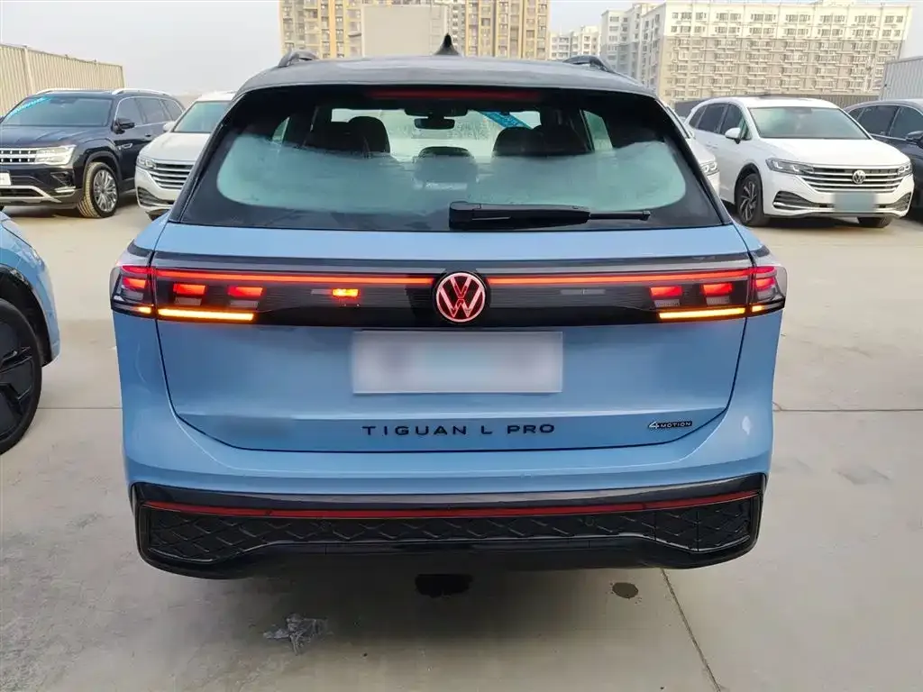 Volkswagen Tiguan L — фото 8