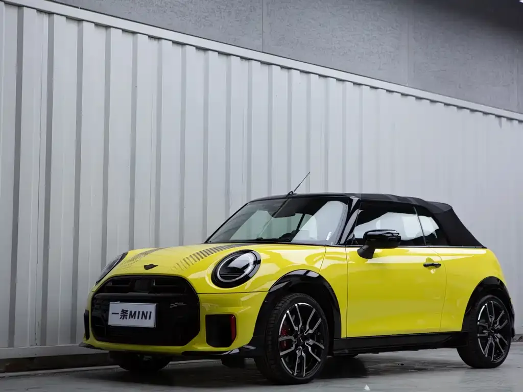 MINI JCW (John Cooper Works) — фото 1