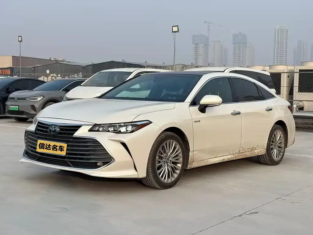 Toyota Avalon — фото 1