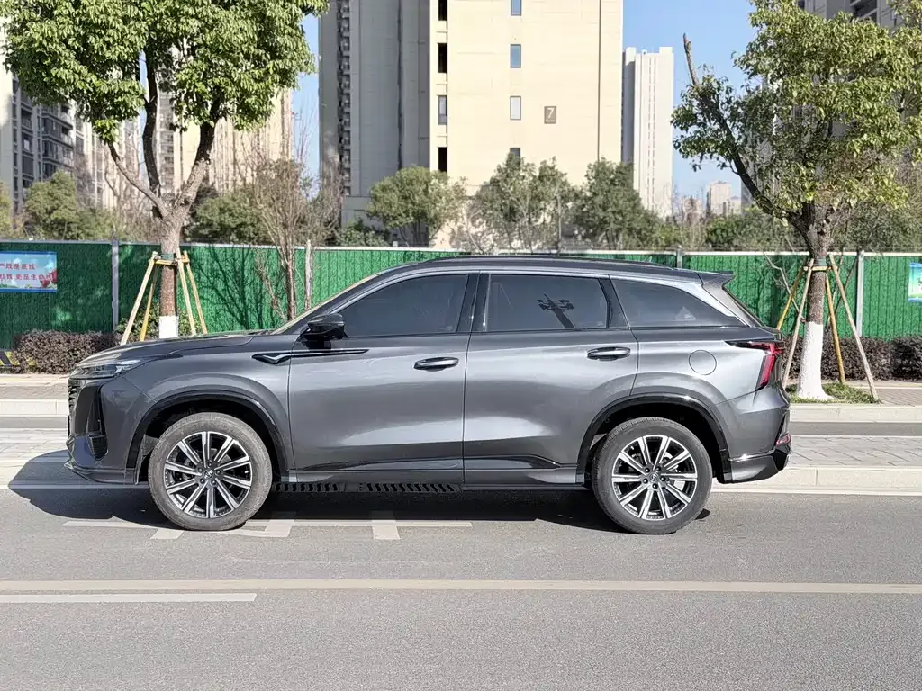 Changan CS75PLUS — фото 7