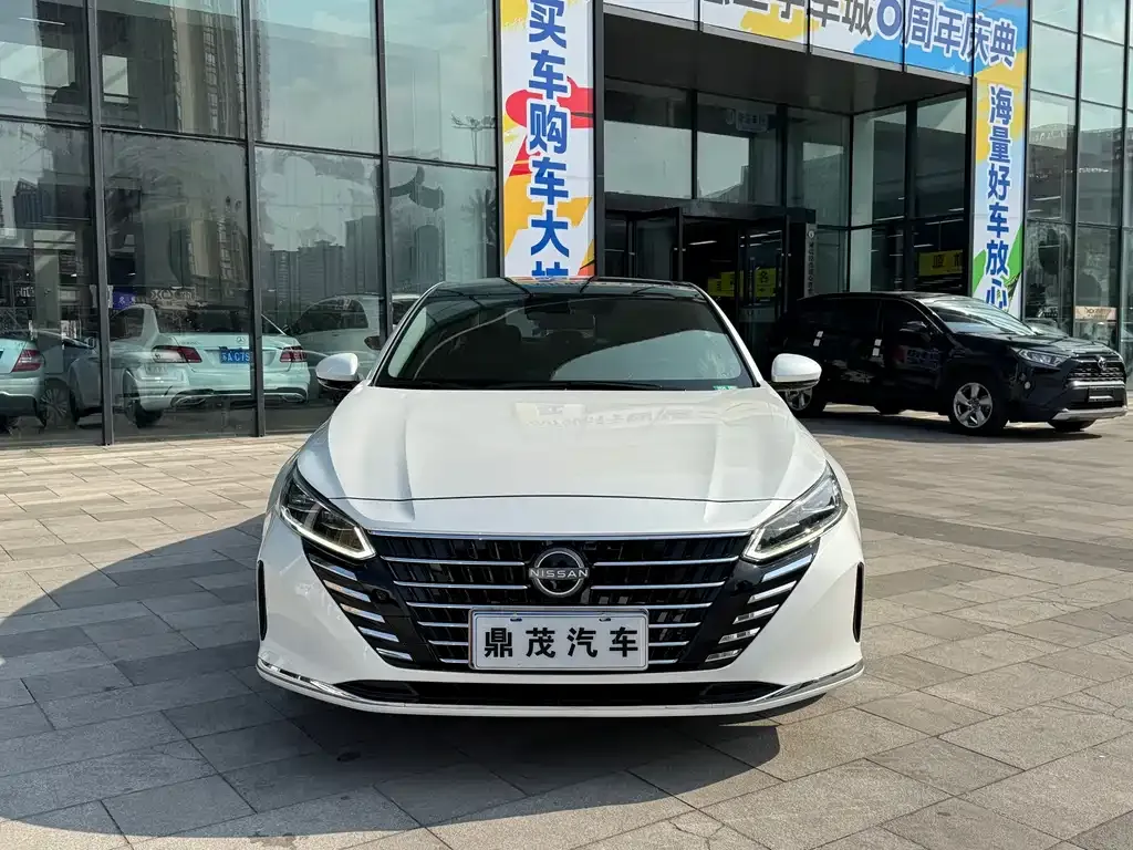 Nissan Teana — фото 1