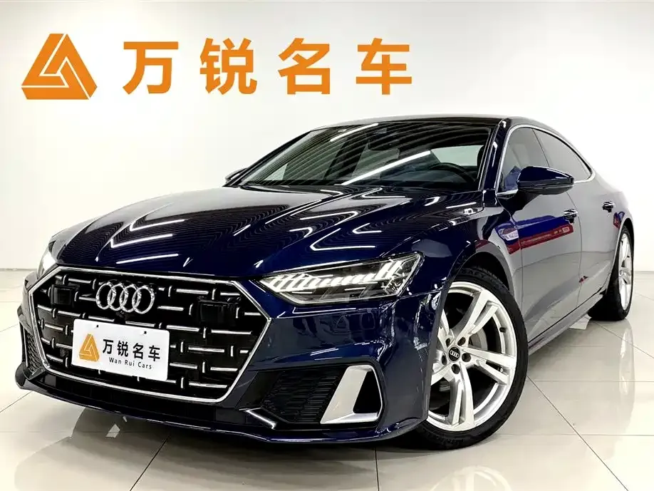 Audi A7L — фото 1