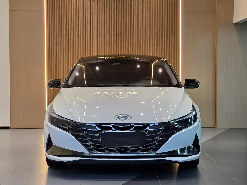 Hyundai Elantra — фото 9