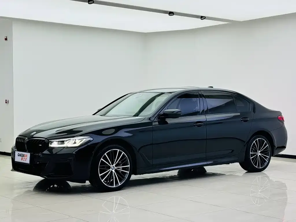 BMW 5 Series — фото 1